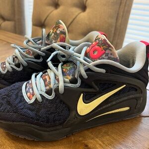 Boys basketball KD size 6